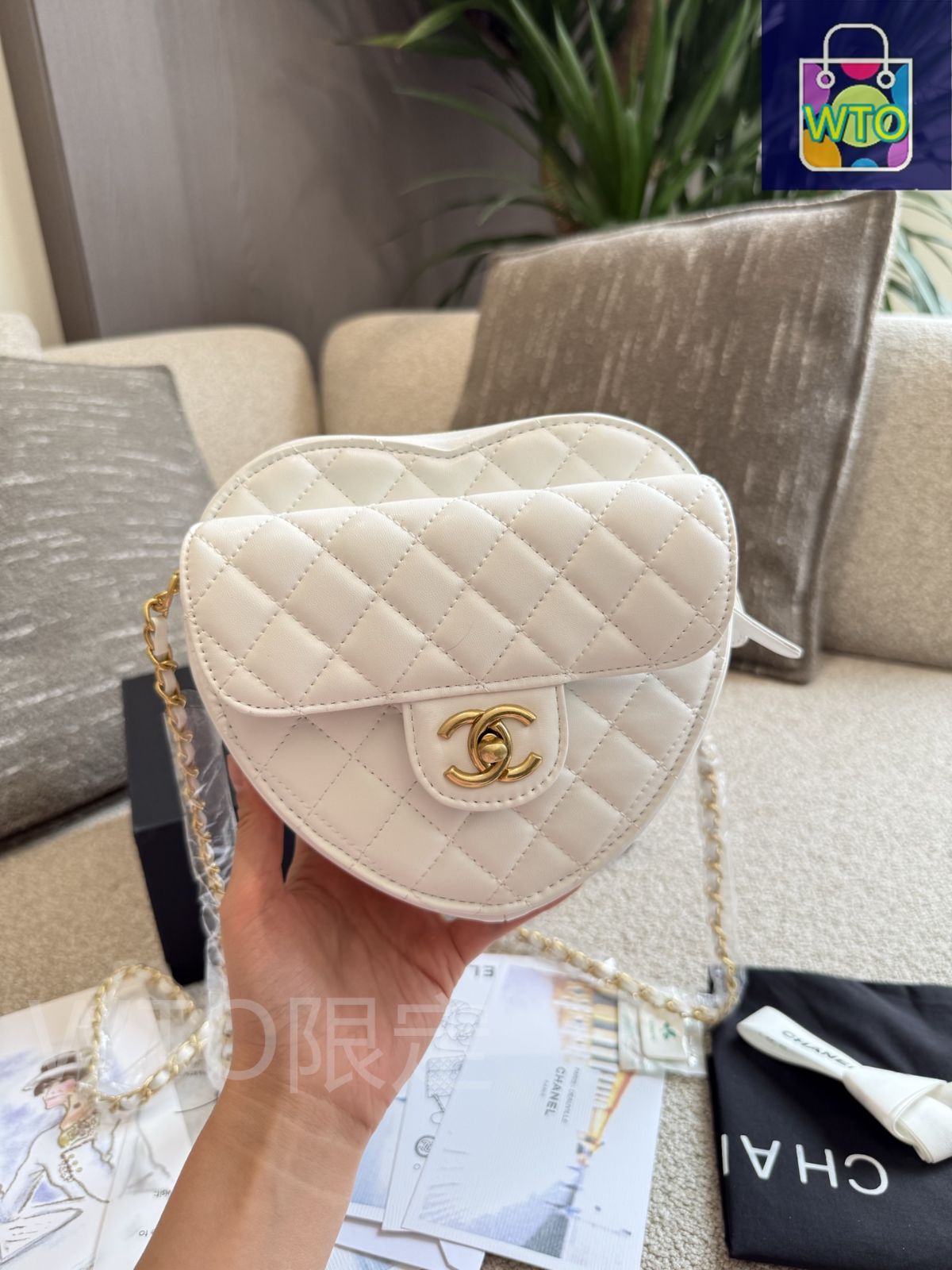 とってもオシャレなCHANELです。 今日特価】CHANEL 22S シャネル 22S ラブハート バッグ ブラック