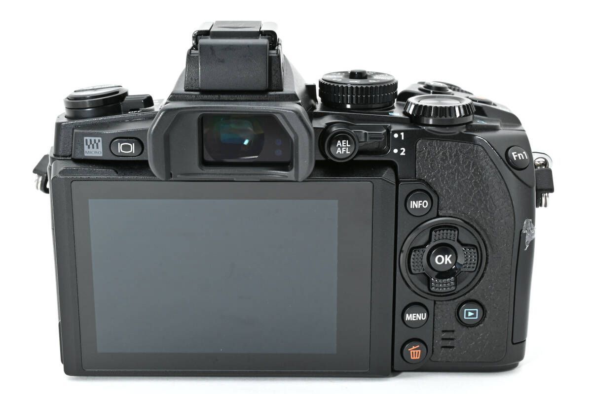 オリンパス OLYMPUS OM-D E-M1 ボディ＜ショット数8009枚＞ オリンパス OLYMPUS OM-D E-M1 ボディ＜ショット数8009枚＞ オリンパス