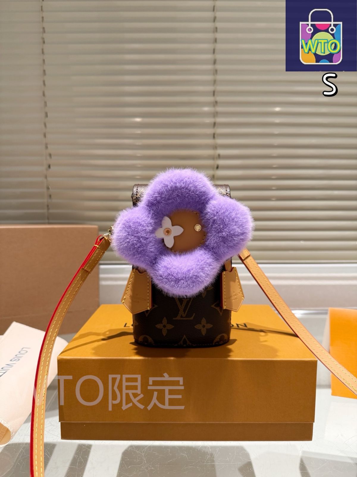 今日特価】LV ルイヴィトン クリスマス限定 Vivian スマートフォン