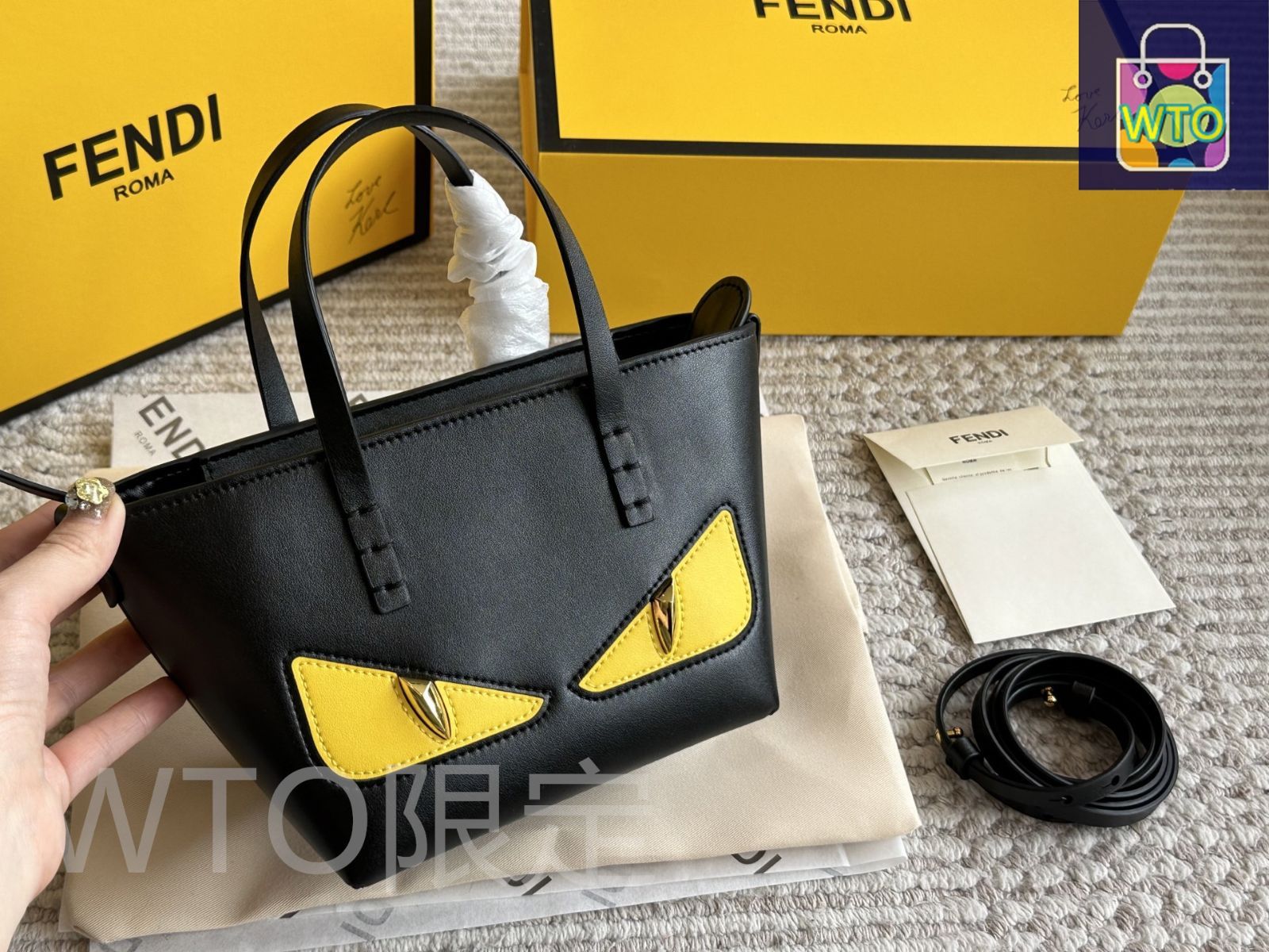 今日特価】Fendi フェンディ ミニモンスター クレセントトートバッグ