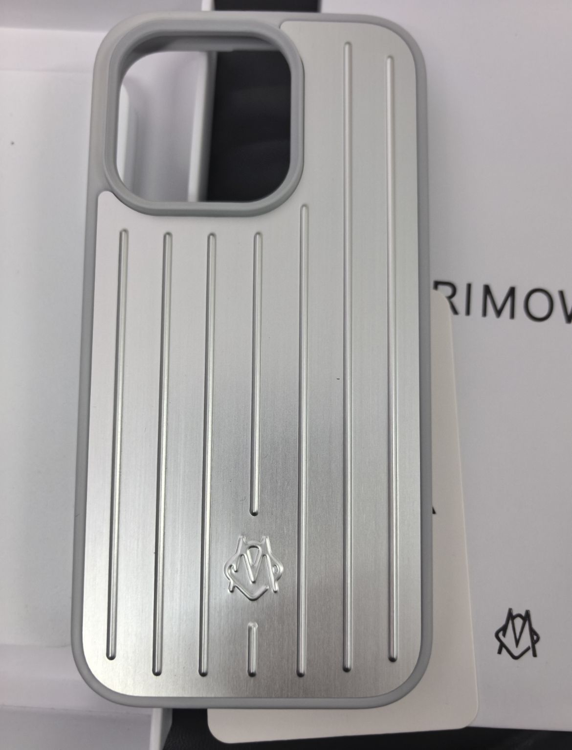 未使用 新品 RIMOWA シルバー iPhone14 ケース - メルカリ