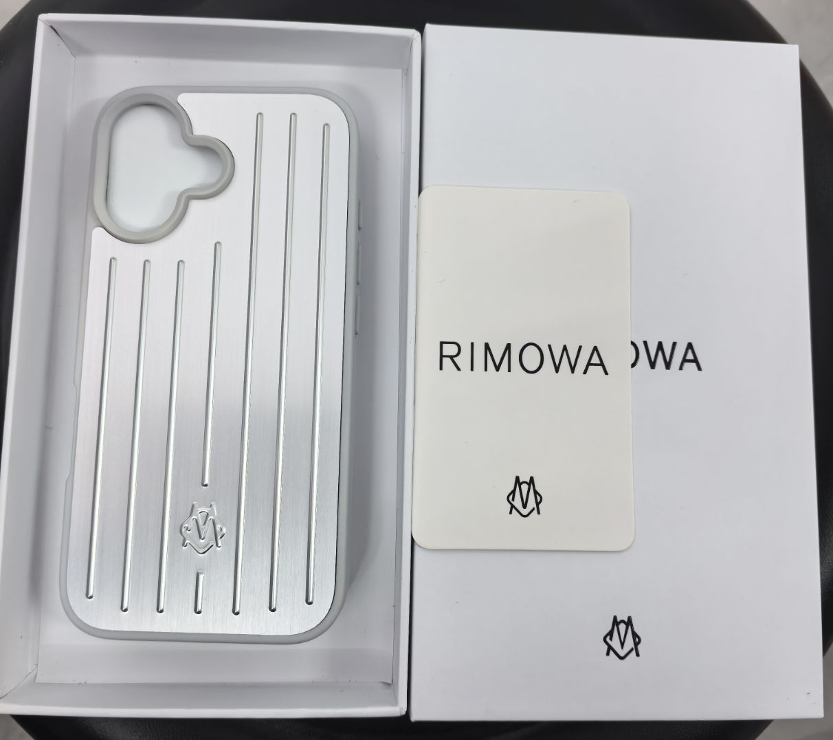 未使用 新品 RIMOWA シルバー iPhone16 ケース - メルカリ