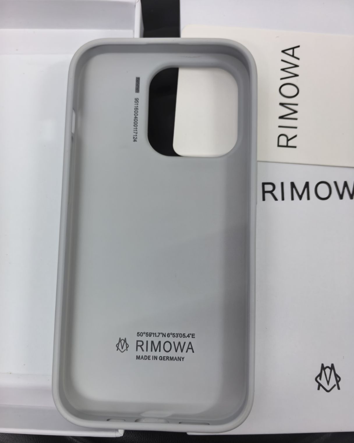 RIMOWA シルバー iPhone12proケース 新品 未使用 - メルカリ