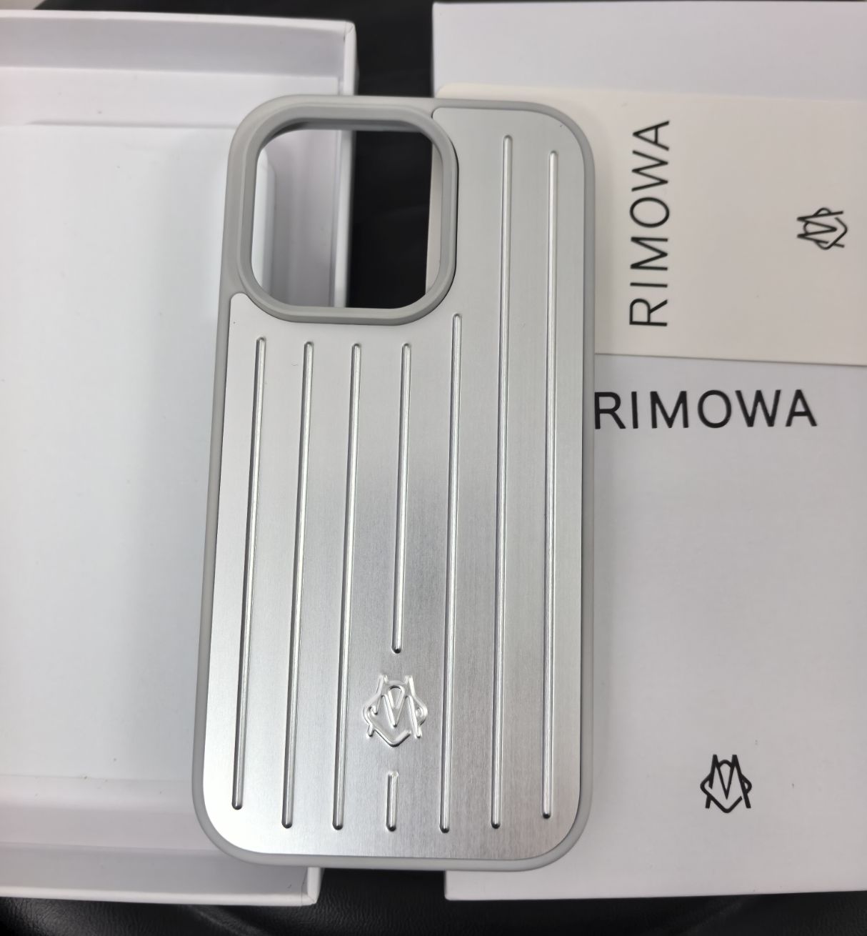 RIMOWA シルバー iPhone用ケース13Pro RIMOWA シルバー iPhone13proケース 新品 未使用 - メルカリ