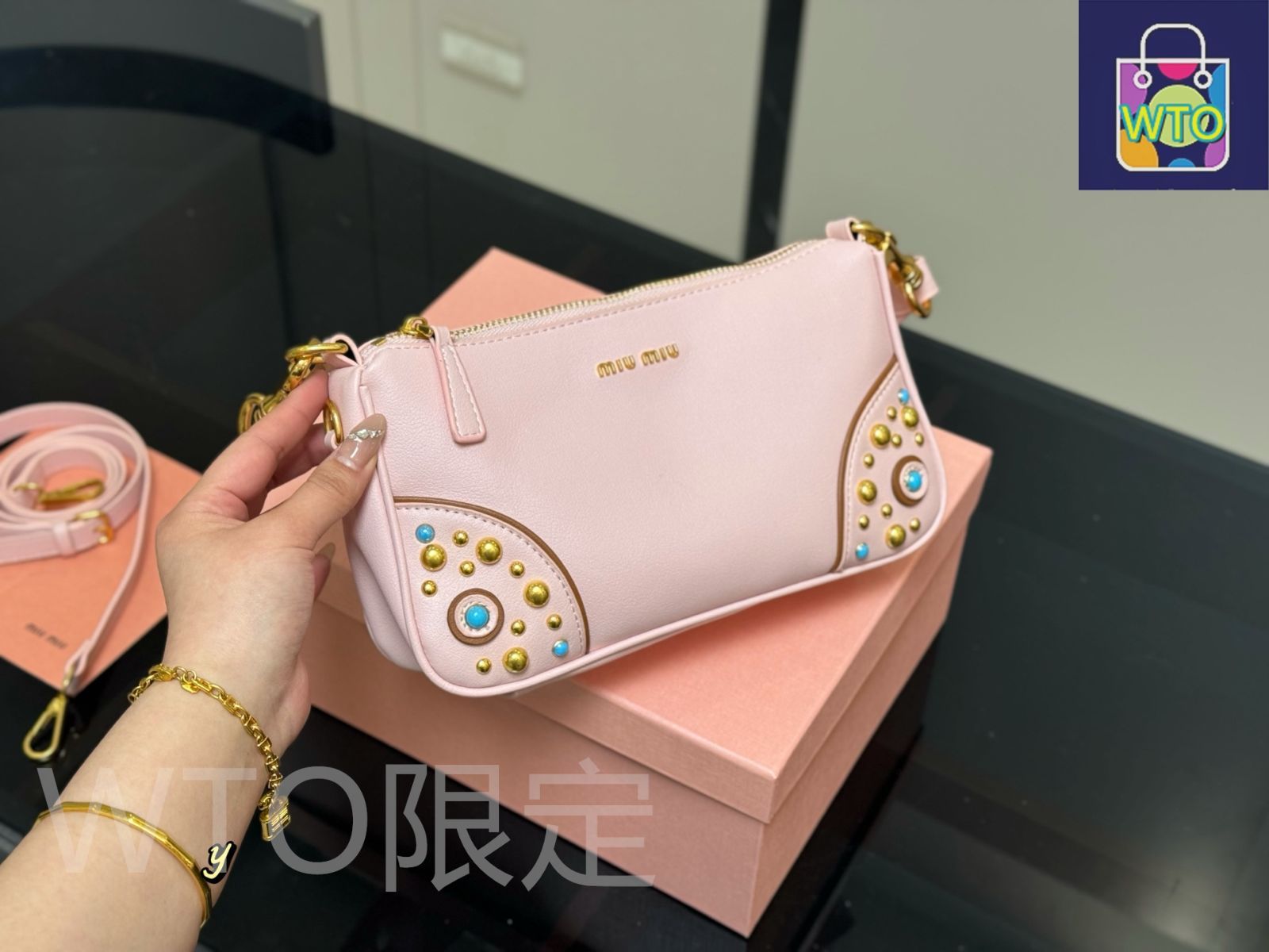 今日特価】MiuMiu ミュウミュウ 法棍バッグ（24×14cm） - メルカリ