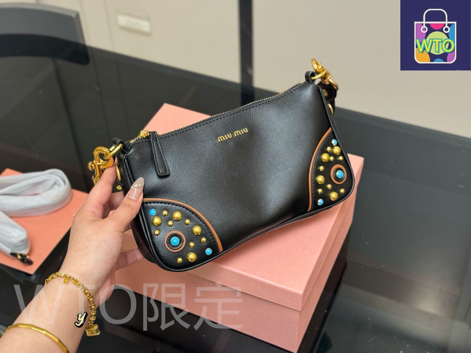 ミュウ 今日特価】MiuMiu ミュウミュウ 法棍バッグ（24×14cm） - メルカリ