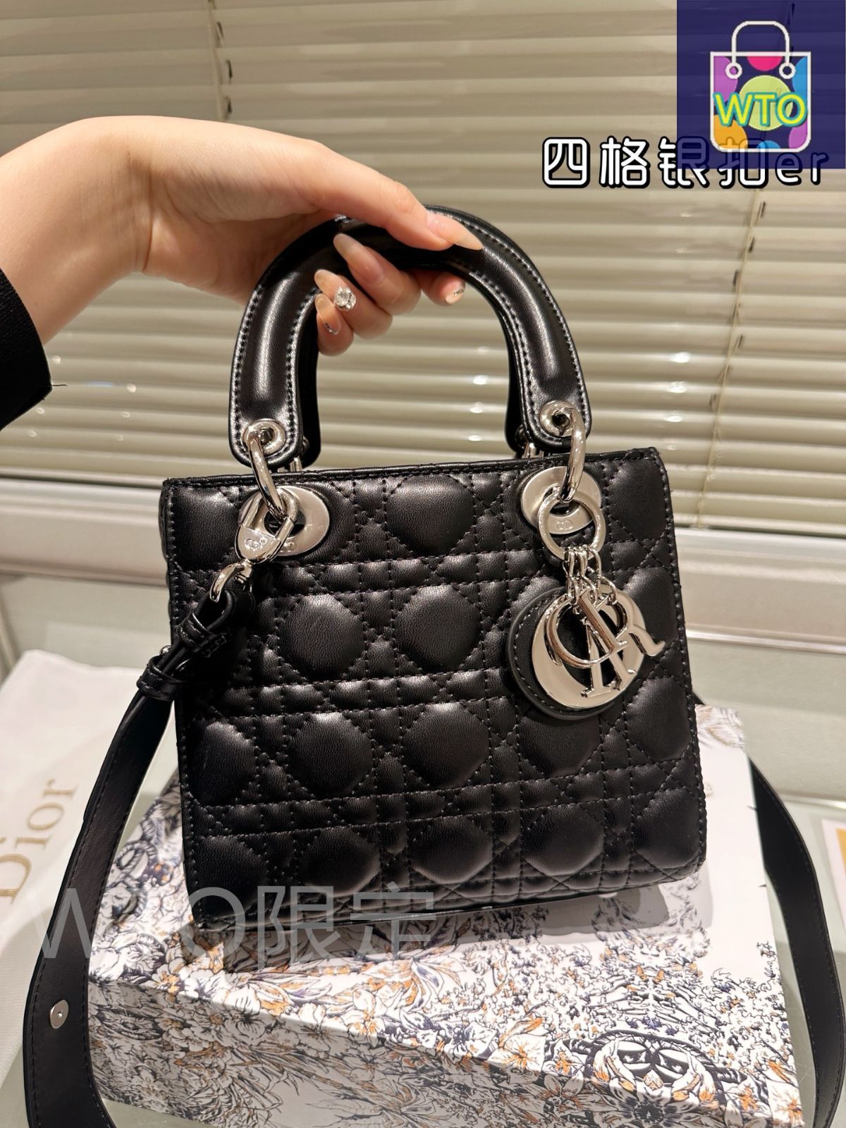 今日特価】Dior Lady Dior Lambskin Bag with Foldable Gift Box