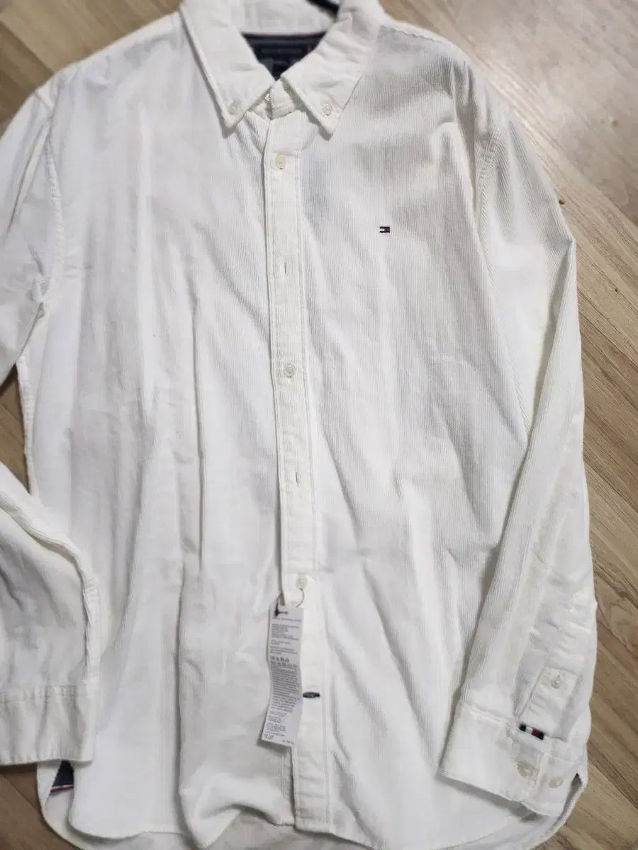 トミーヒルフィガー シャツ 105 サイズ