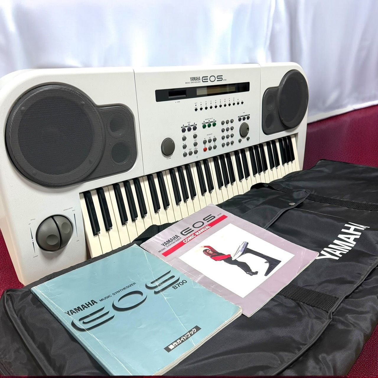 ☆送料無料 美品 YAMAHA ヤマハ EOS B700 ホワイト シンセサイザー