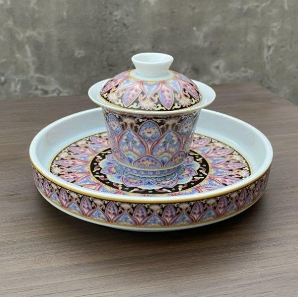 未使用品 景徳鎮琺瑯彩浄土蓮華馬蹄蓋碗 中国美術 湯呑み 茶器 茶杯 煎茶道具 新品】景徳鎮琺瑯彩浄土蓮華馬蹄蓋碗 中国美術 湯呑み 茶器 茶杯 煎茶