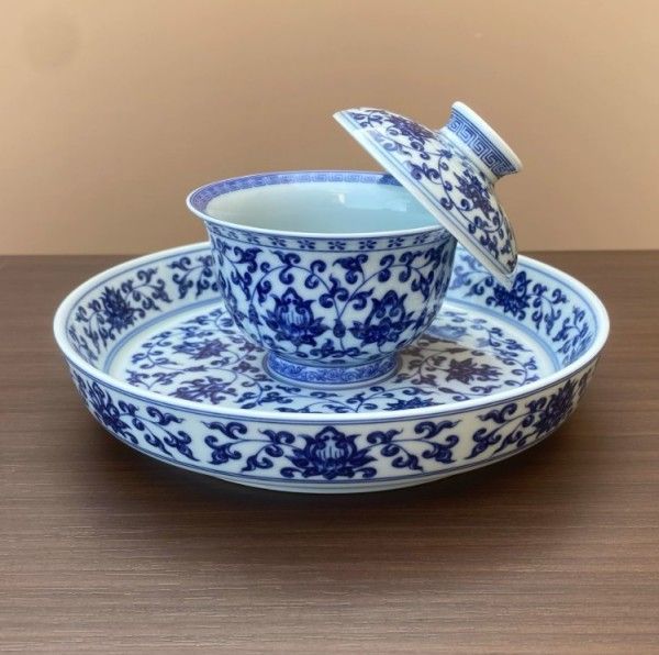新品】景徳鎮 七承堂 青と白 蓮柄 三才蓋碗 中国美術 湯呑み 茶器 茶杯