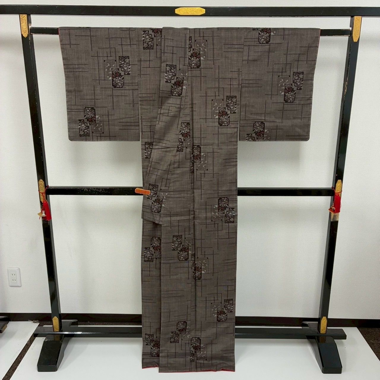 本場大島紬 茶泥染 一元式 飛び柄 素敵な絣柄 正絹 着物 MK-1447