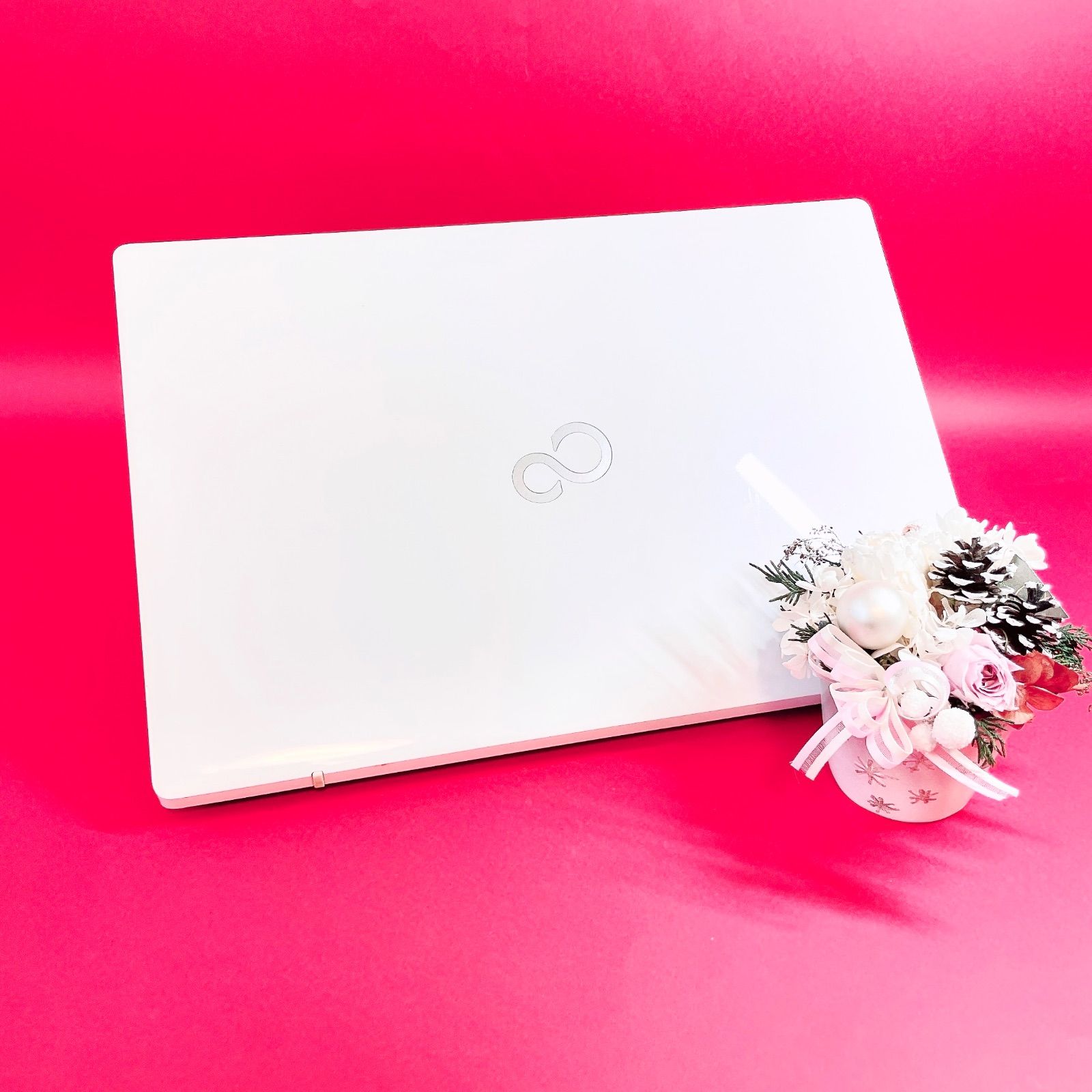 高性能！第8世代Corei7✨️売り切れ続出おしゃれホワイト✨️薄型