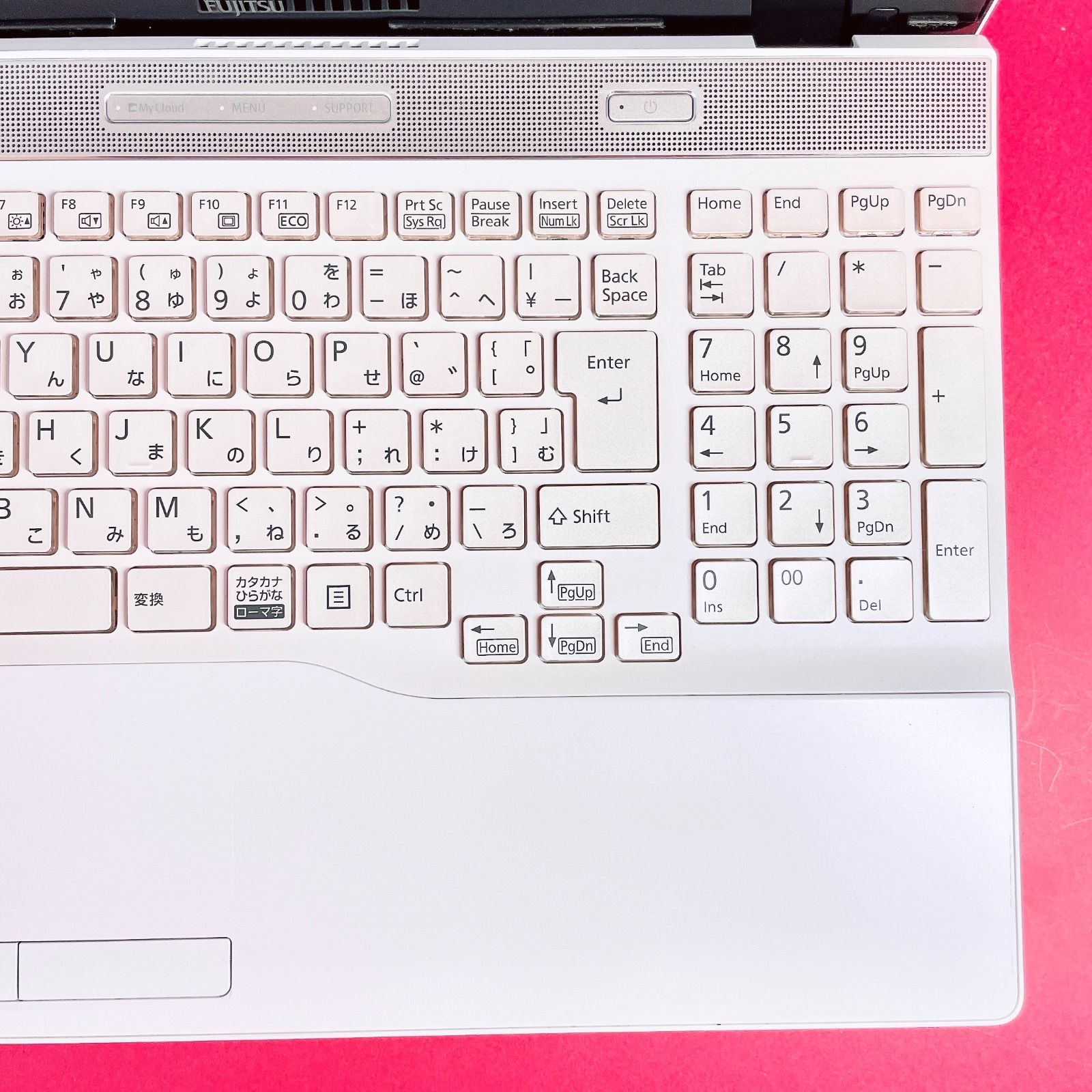 高性能！第8世代Corei7✨️売り切れ続出おしゃれホワイト✨️薄型