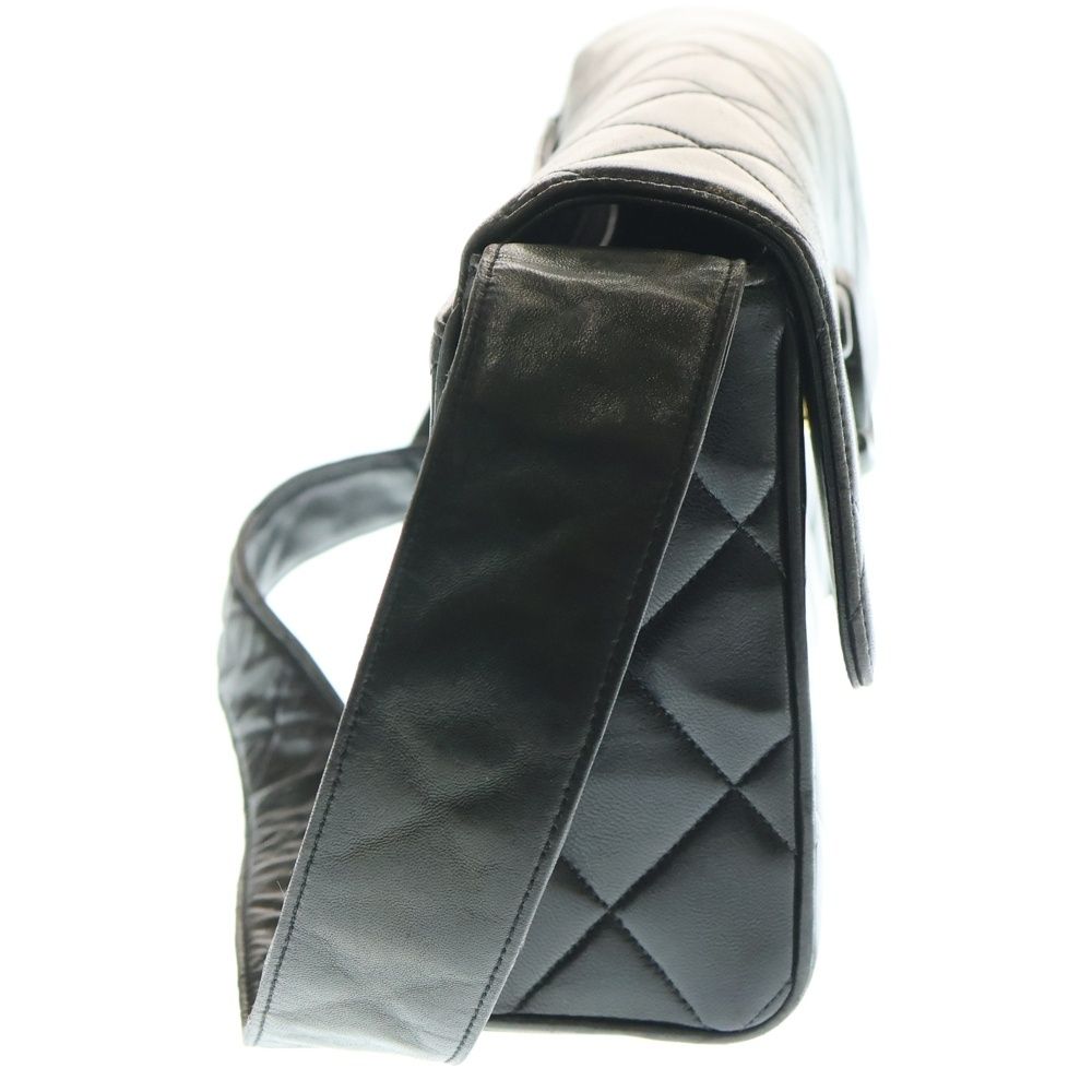 CHANEL (シャネル) マトラッセ キルティング メッセンジャーバッグ