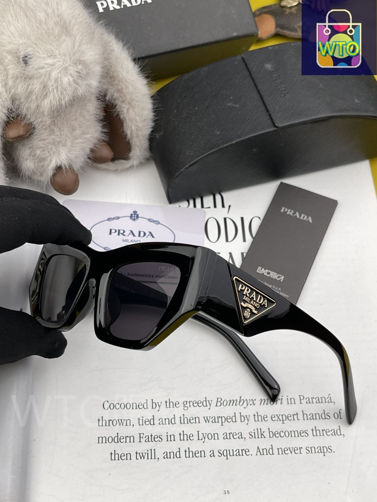 Prada 今日限定特価！】プラダ クラシックな小フレーム四角形デザイン