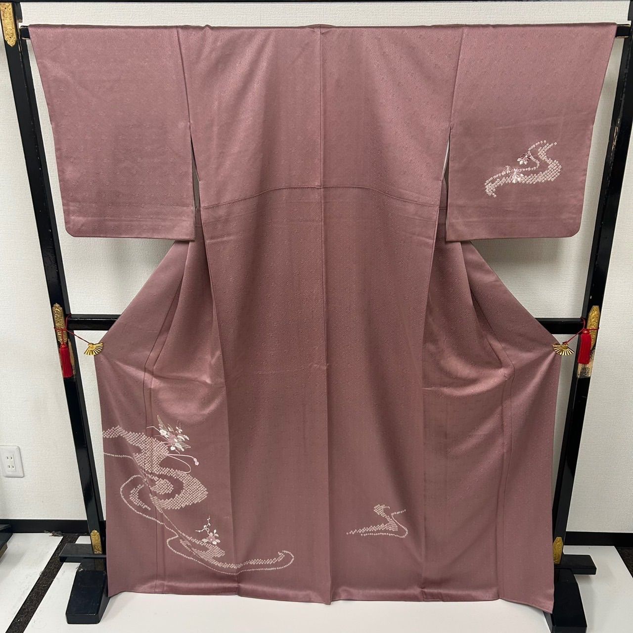 裄66 刺繍 絞り 付け下げ 正絹 紋なし 素敵なデザイン 袷 着物 MK-1465