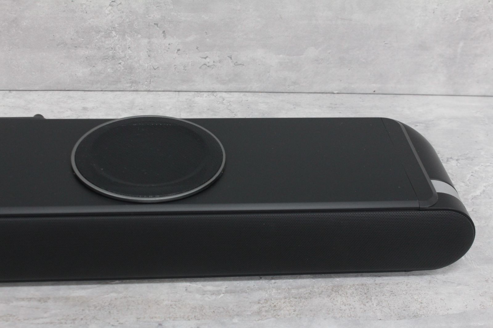 行董】未使用/保管品 2.2chツインサブウーファー内蔵サウンドバーGRND