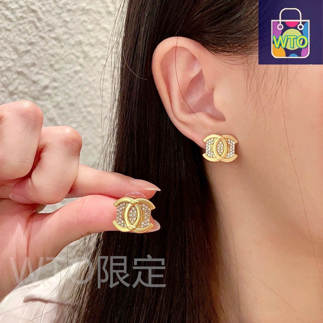 今日特価】Chanel ヴィンテージ アルファベット ピアス 送料無料！在庫