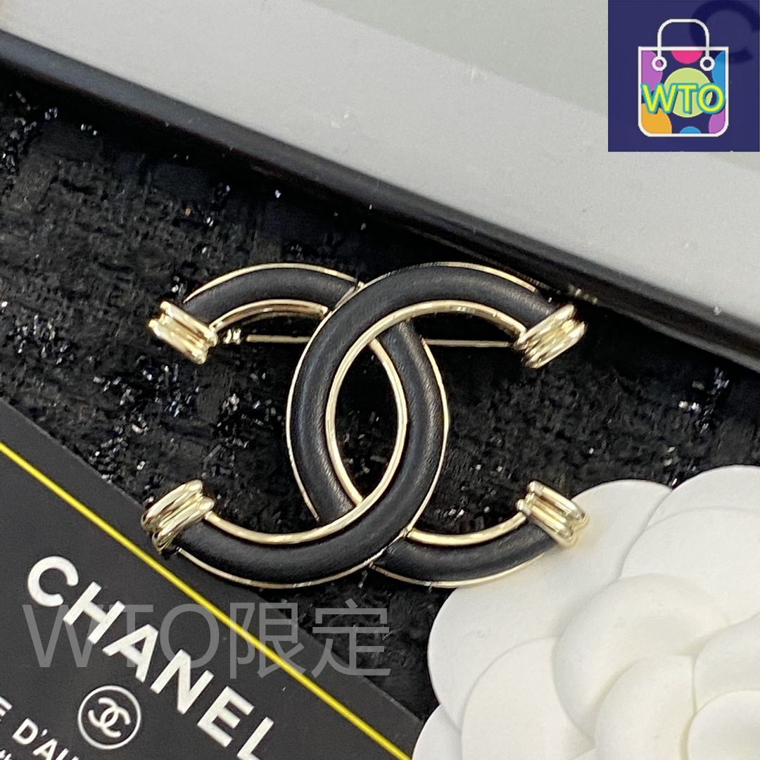 今日特価】CHANEL シャネル 22 年新作 羊革 ダブル C ブローチ? - メルカリ