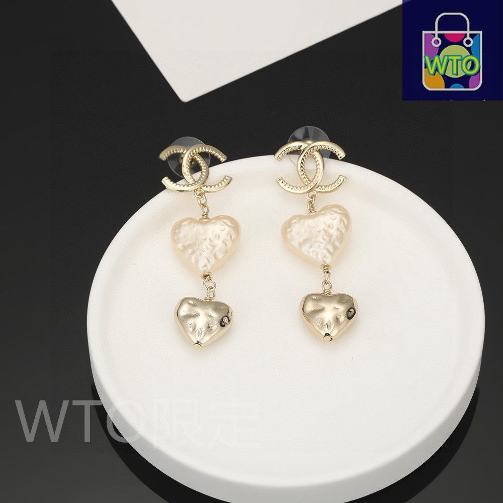 今日特価】Chanel シャネル 浅金色ハート型イヤリング 早春トレンド