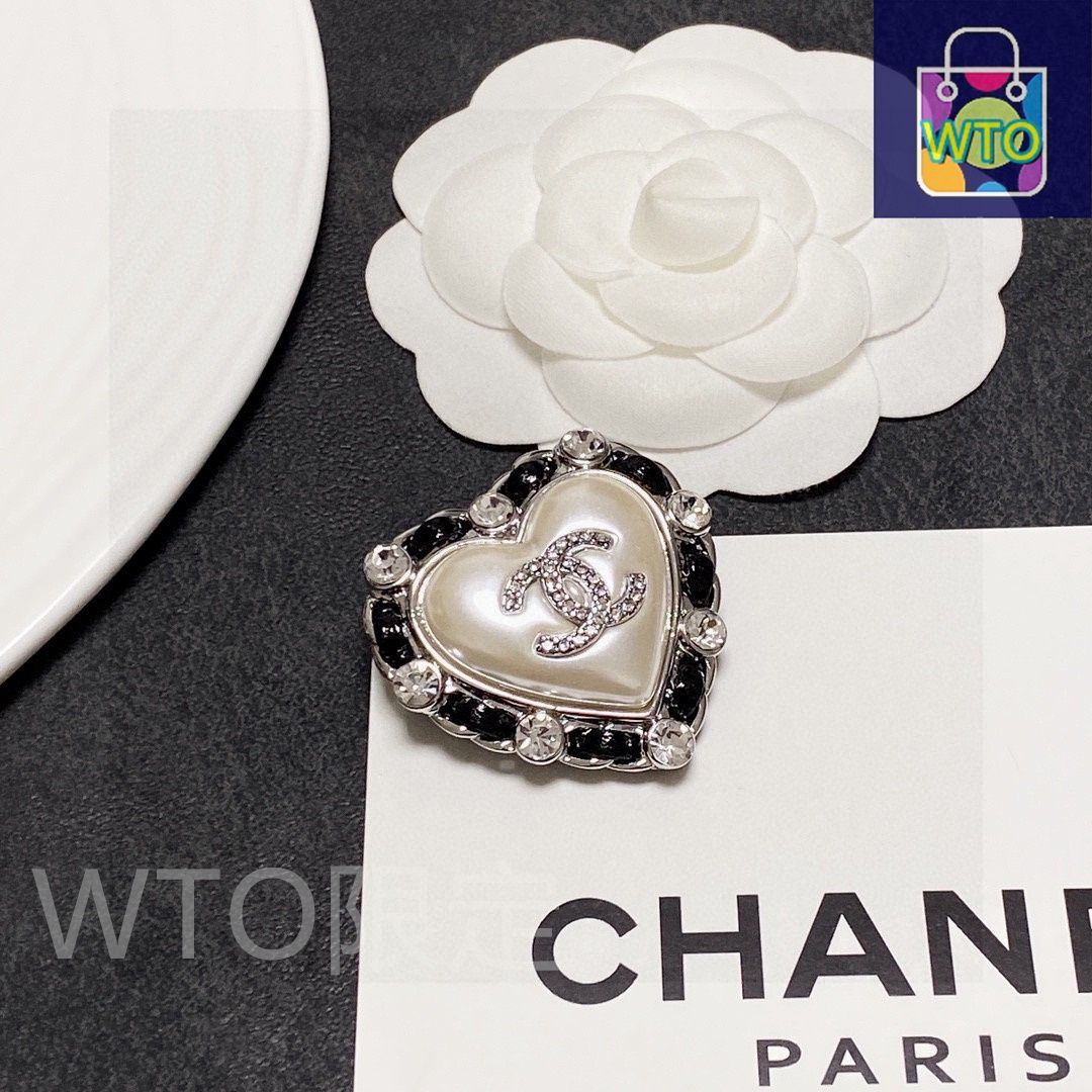 今日特価】Chanel シャネル 新入荷 シルバー & ブラックレザー ハート