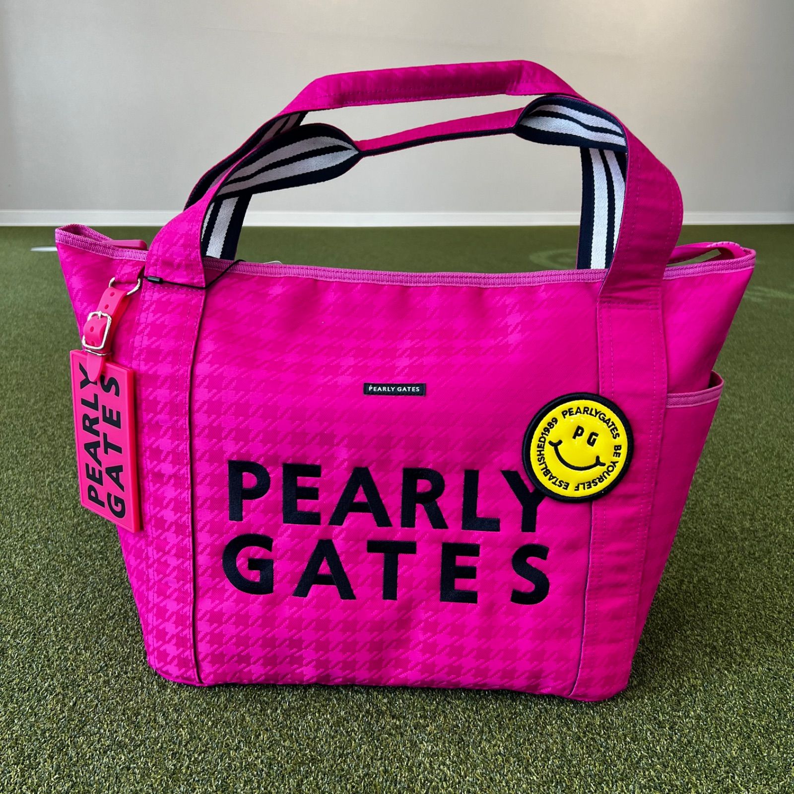 新品タグ付】2025定番商品 PEARLY GATES PG is PG ロッカーバッグ