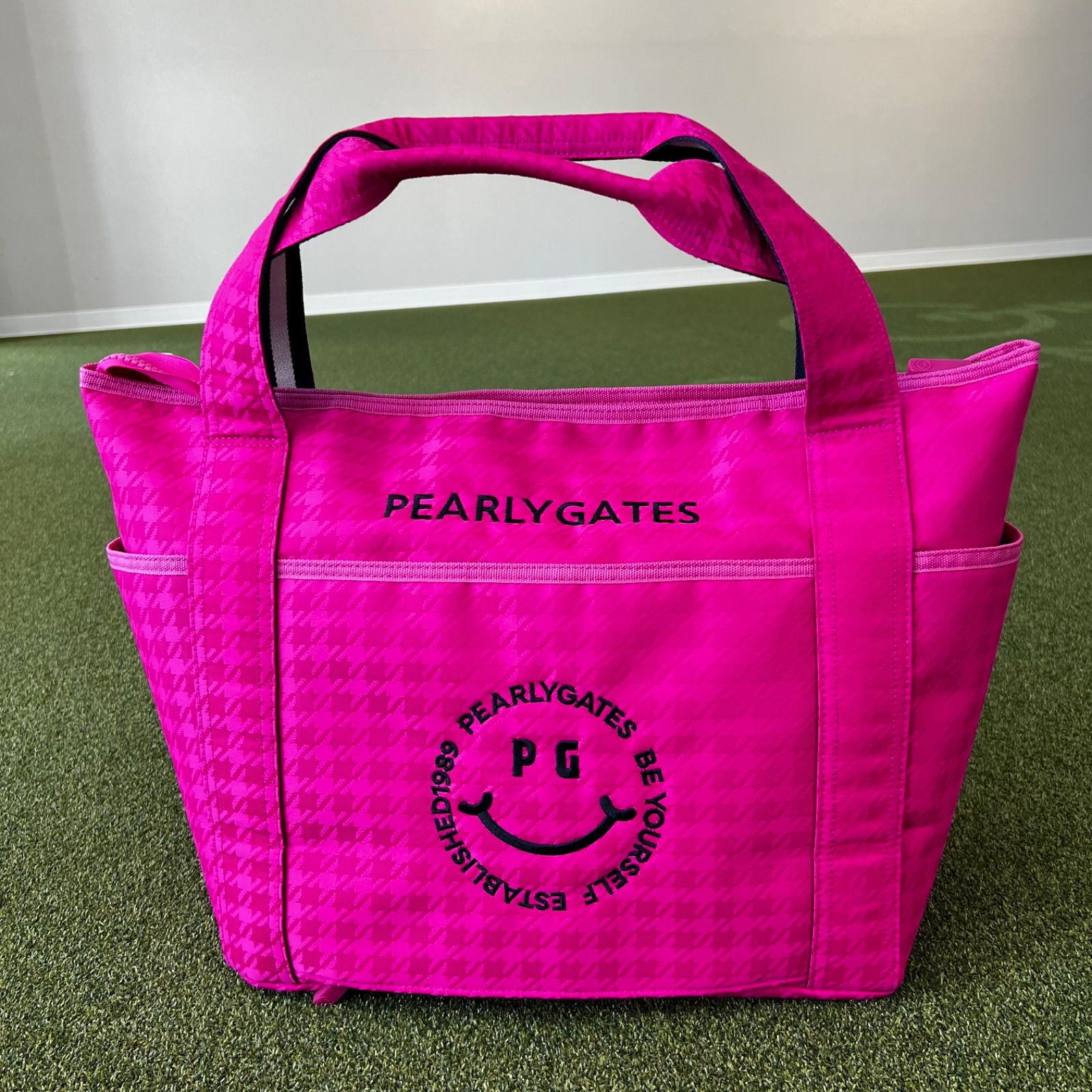 新品タグ付】2025定番商品 PEARLY GATES PG is PG ロッカーバッグ