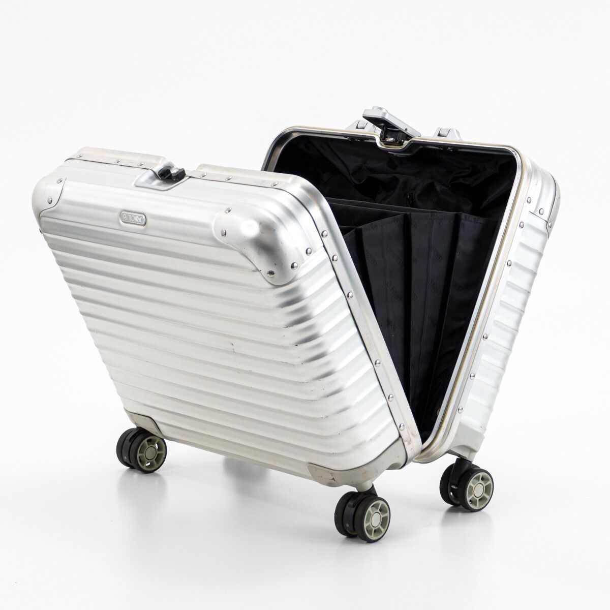 RIMOWA シルバー 4輪キャリーケース26L RIMOWA リモワ TOPAS トパーズ 26L 機内持ち込み 4輪 TSAロック