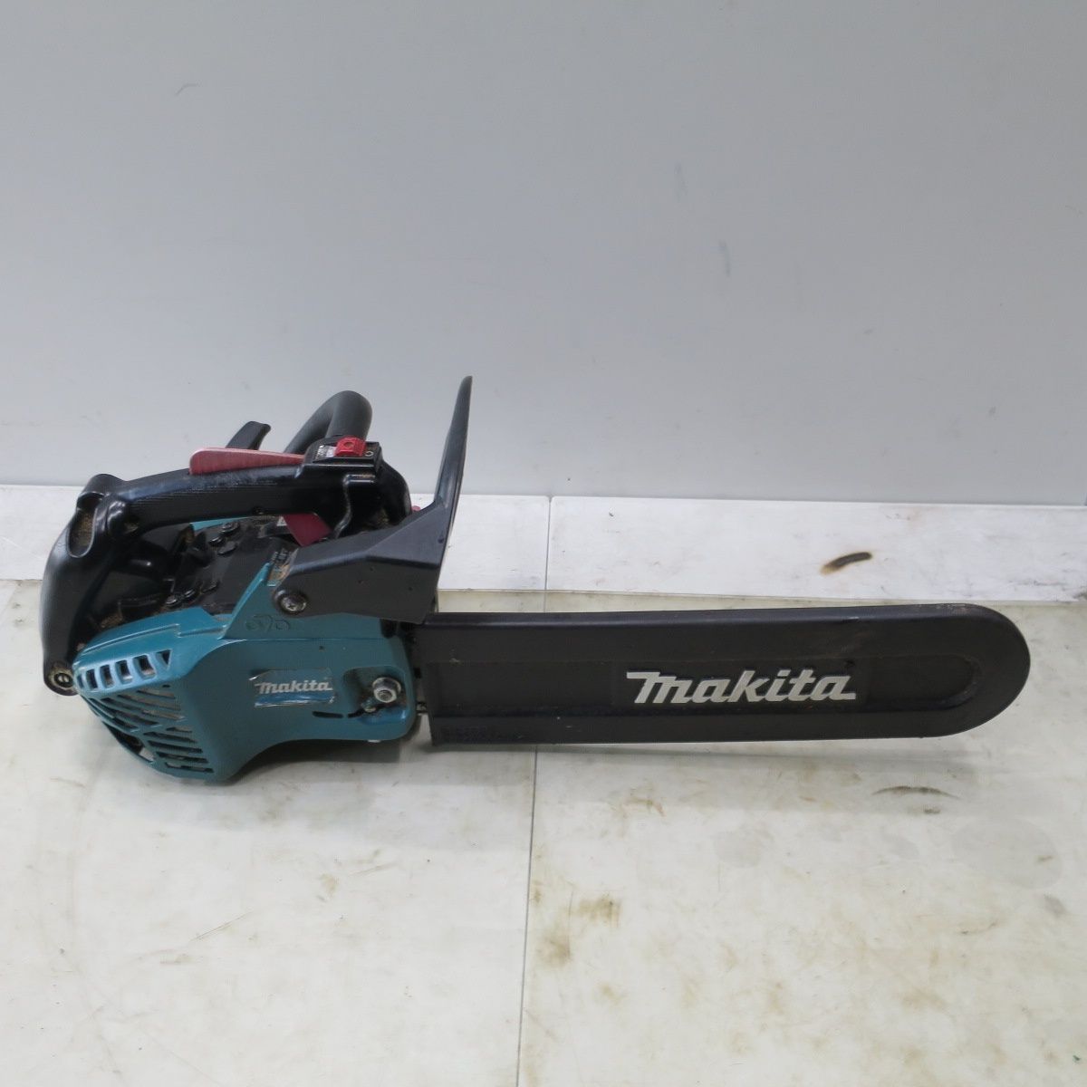 送料無料] ◇マキタ エンジン チェンソー MEA3110TM 切断機 工具 