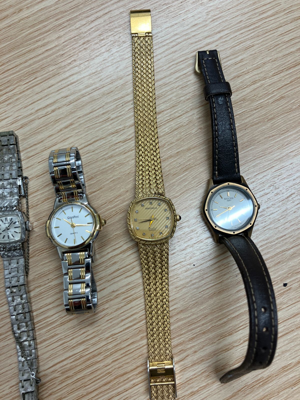 AKa6837　ＳＷＩＳＳ１５ＪＥＷＥＬＳ３ＡＤＪ　ＤＥＡＲ　古い腕時計ジャンク AKa6837 SWISS15JEWELS3ADJ DEAR 古い腕時計