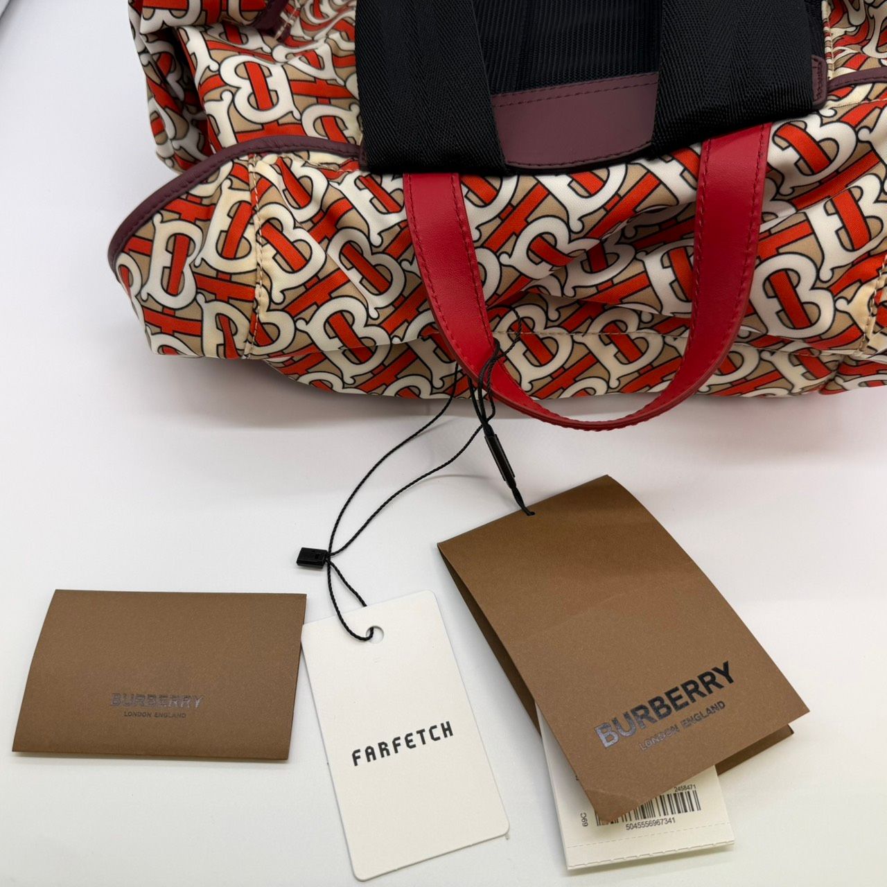 希少 未使用 バーバリー リュック TBモノグラム 総ロゴ ナイロン 保存袋 希少 未使用 バーバリー リュック TBモノグラム 総ロゴ ナイロン 保存袋