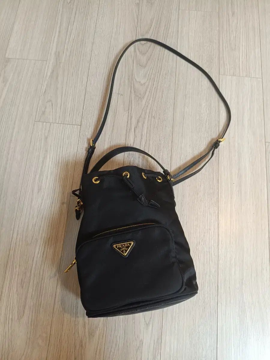 プラダ デュエット リナイロン バケットバッグ 1 BH 038 RV 44 F 0002