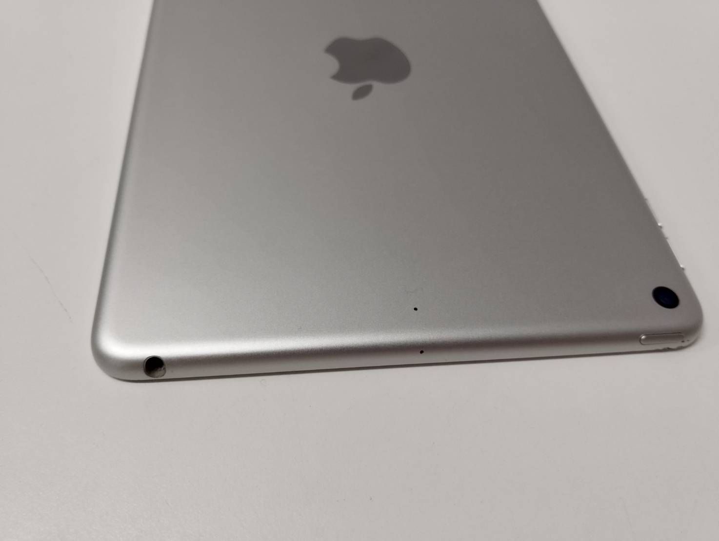 Wi-Fiモデル】iPad mini 第5世代/A2133/256GB〈MUU52J/A〉 - メルカリ