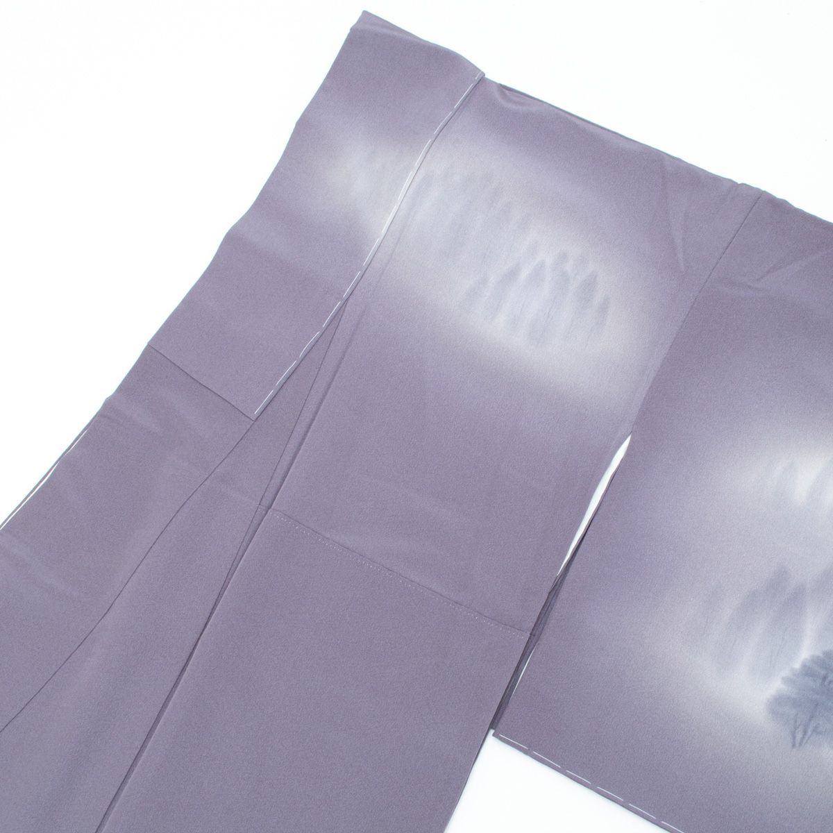 未使用品】訪問着 友禅 幻想的な森の情景 仕付け糸付き 藤鼠 正絹 袷