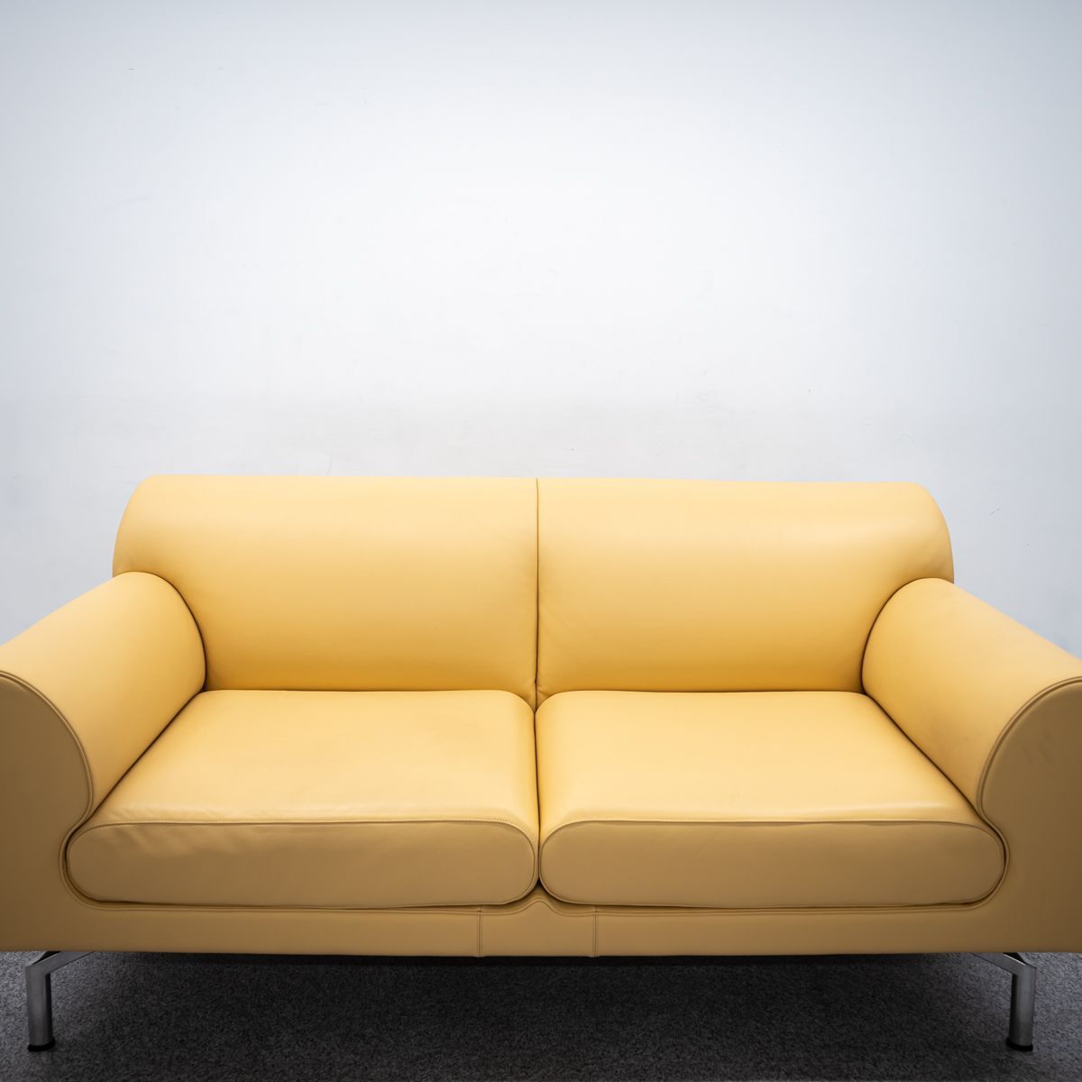 Poltrona Frau ポルトローナフラウ イエロー レザー ソファ Poltrona Frau ポルトローナフラウ イエロー レザーソファ
