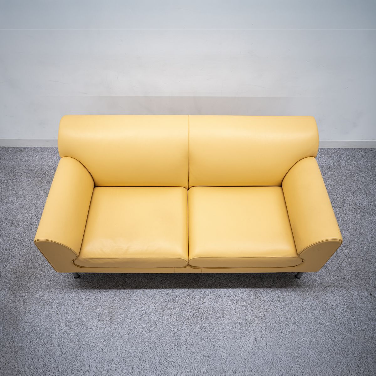 Poltrona Frau ポルトローナフラウ イエロー レザー ソファ Poltrona Frau ポルトローナフラウ イエロー レザー ソファ Poltrona