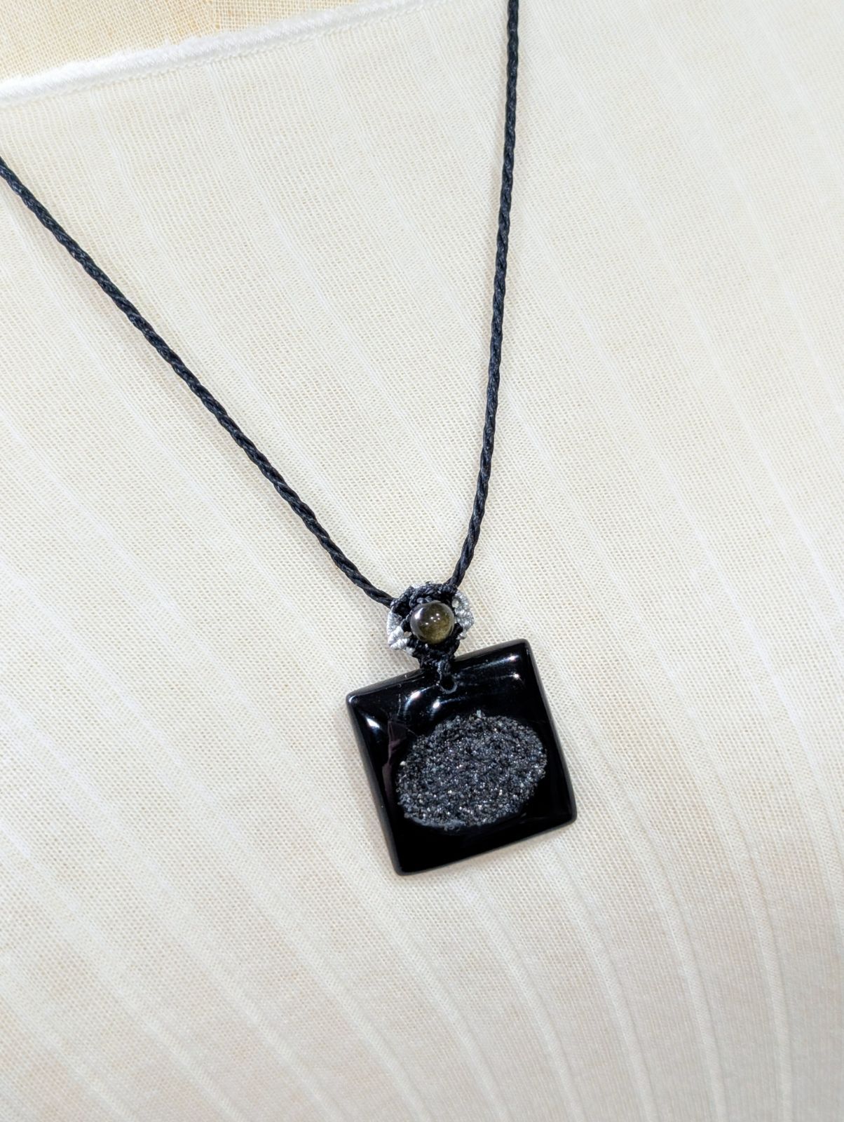 ☆Druzy☆ブラックオニキス・オニキス☆マクラメ編みネックレス 470