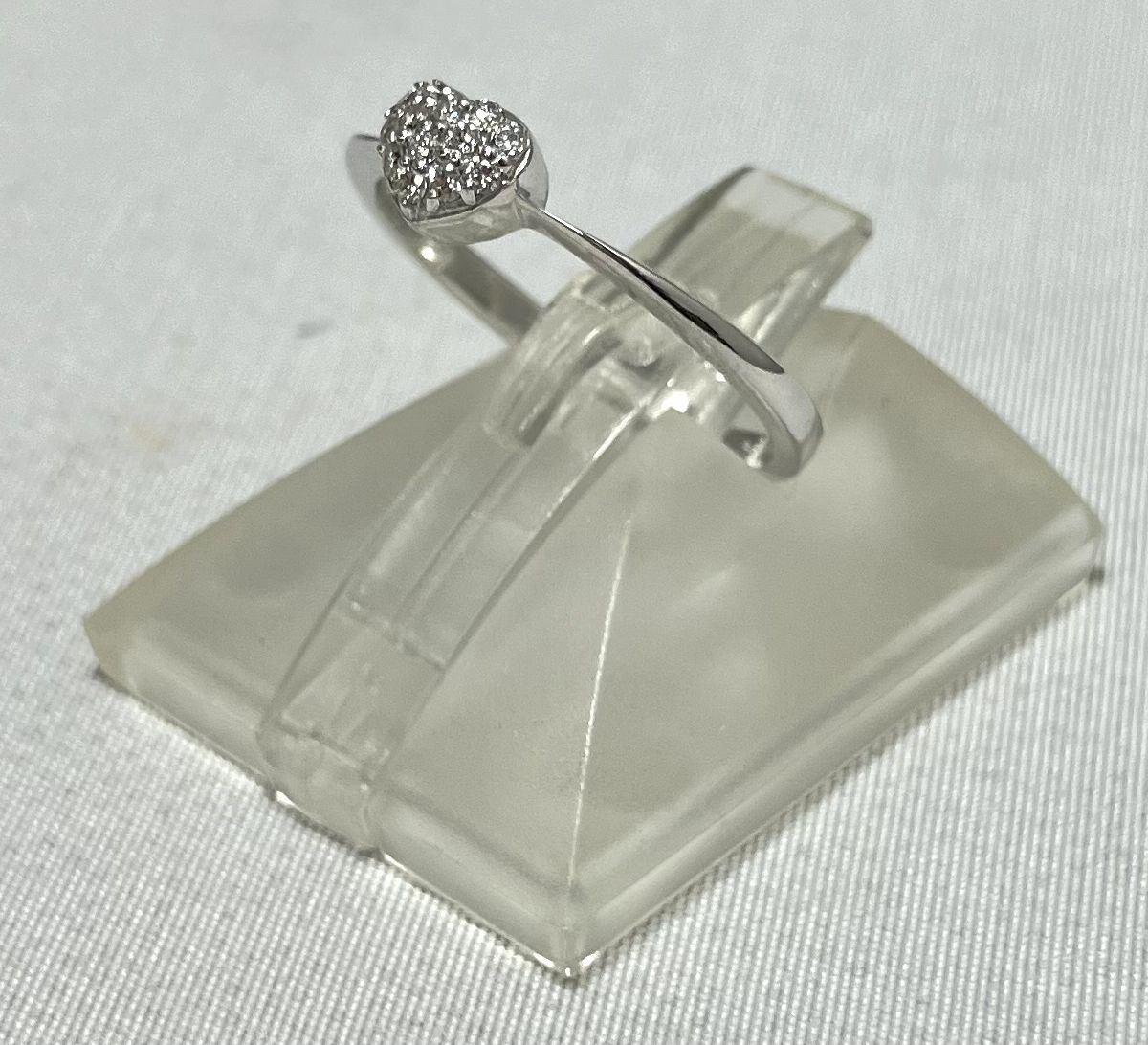 新品仕上済み 鑑別書付き K18WG 天然ダイヤモンド 0.08ct リング 10号