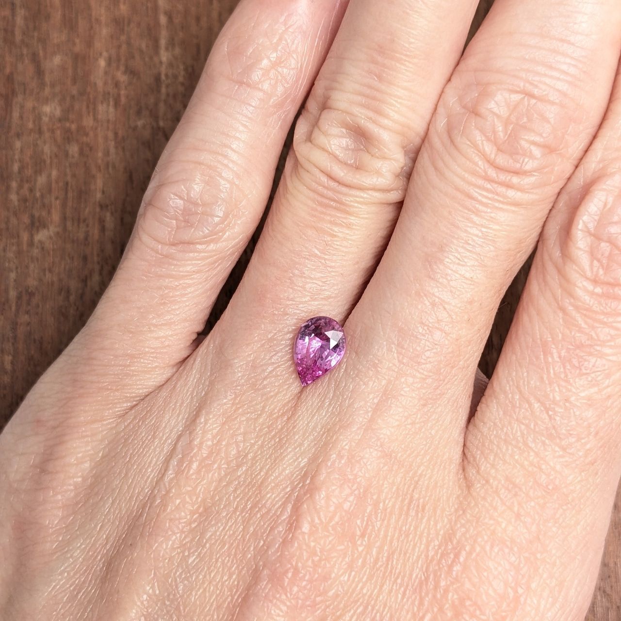 非加熱ビビッドピンクサファイア マダガスカル産【1.17ct】PRO205642