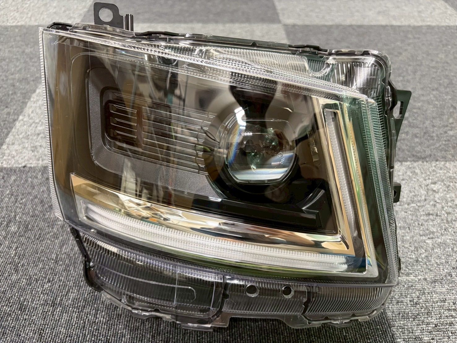 2511-93-05 ISUZU いすゞ いすず エルフ ヘッドライト KOITO 219A2A
