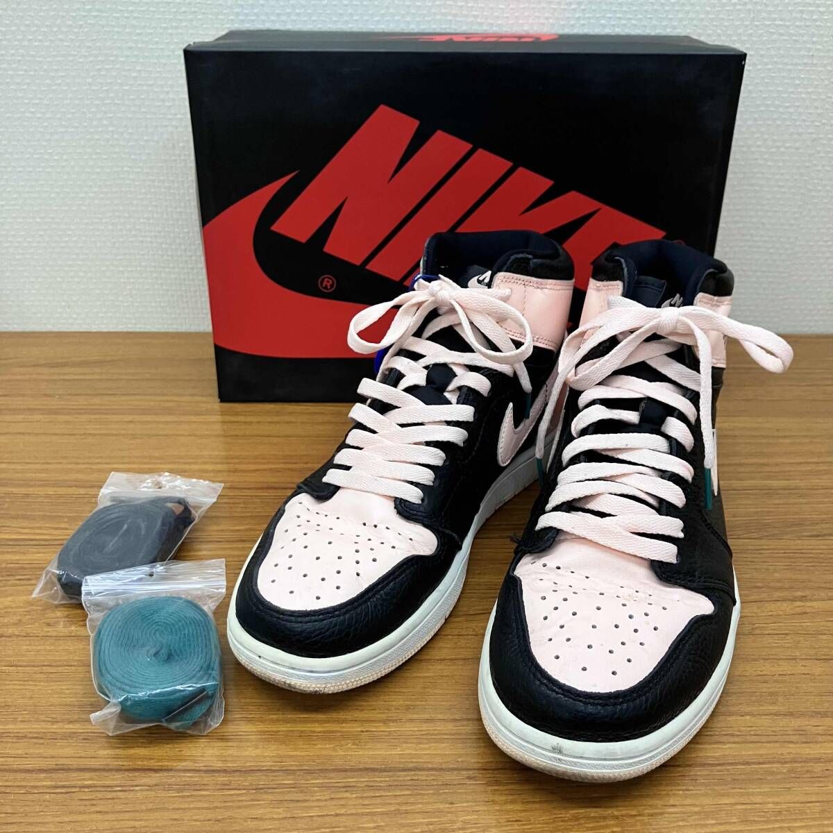NIKE ナイキ Air Jordan 1 Retro High OG 555088-081 スニーカー NIKE ナイキ Air Jordan 1 Retro High OG 555088-081 スニーカー