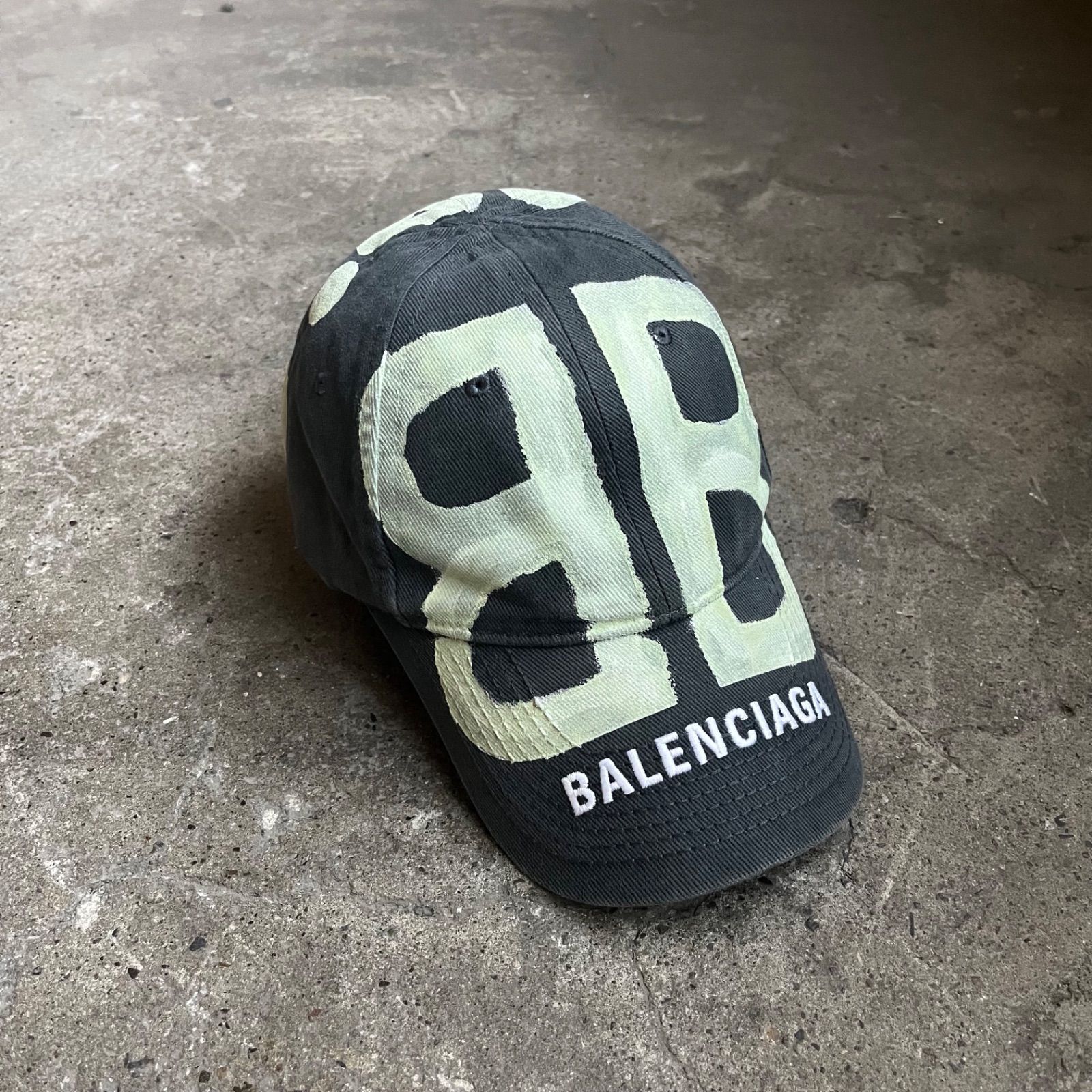 BALENCIAGA バレンシアガ BB スプレーロゴ Spray Paint Logo Baseball
