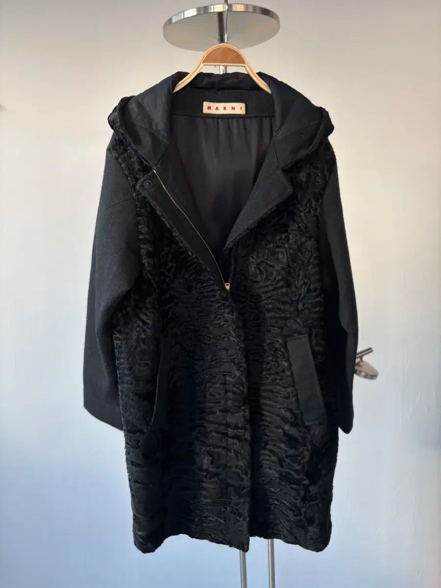 MARNI ブラック ロングコート サイズ40 マルニ シープスキン フード ロング コート 40サイズ - メルカリ