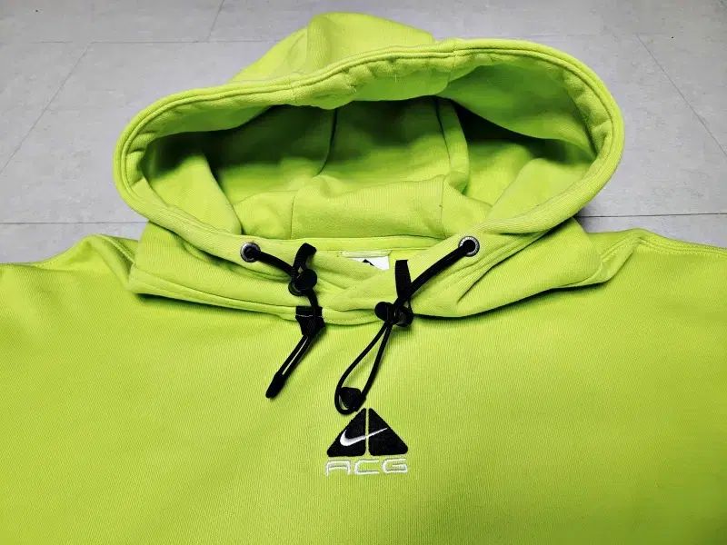 ナイキ ACG サーマフィット 配送 フリース 裏起毛 プルオーバー 蛍光