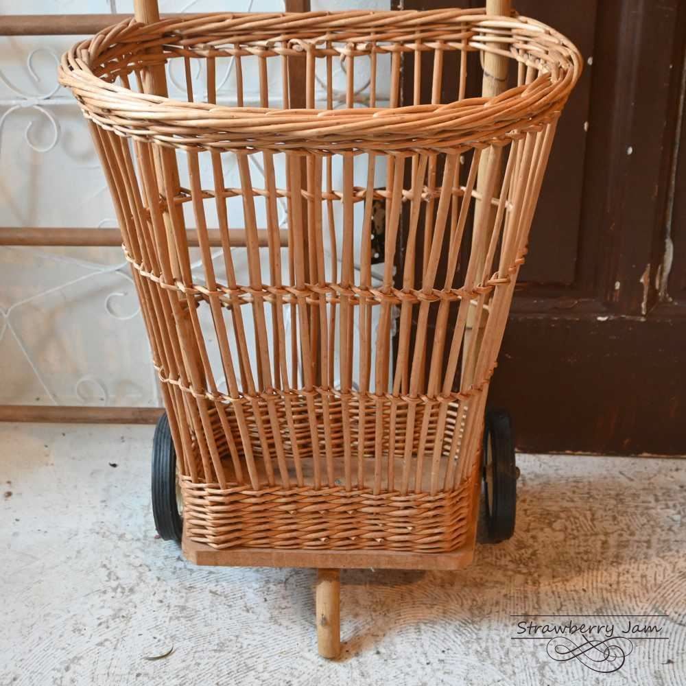 アンティーク　ラタンカゴ（欧州買い付け品） アンティーク ラタンカゴ（欧州買い付け品） 【公式通販】