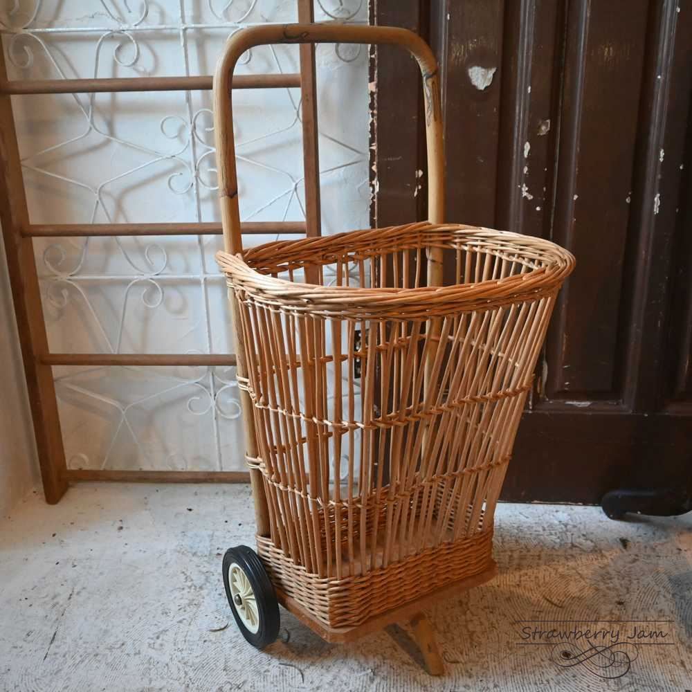アメリカアンティークのリンゴかご IFU-414 英国アンティーク かご バスケット ラタン カゴカート