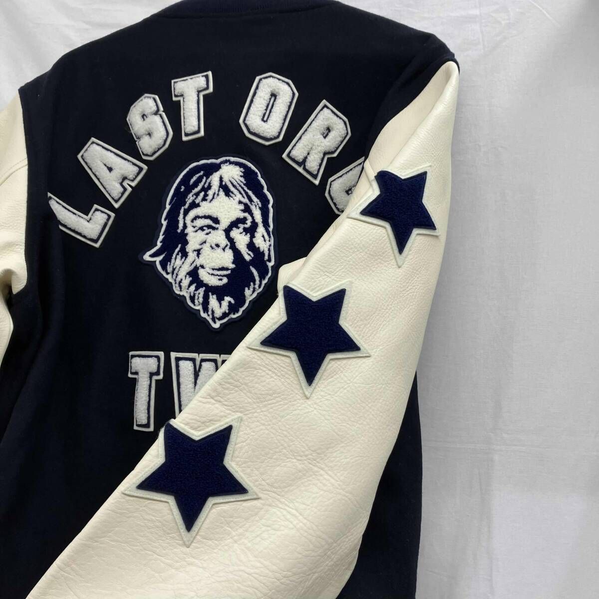 ラストオージー2 スタジャンVARSITY JACKET ラストオージー2 x ヴェルディによるヴァーシティジャケットが発売