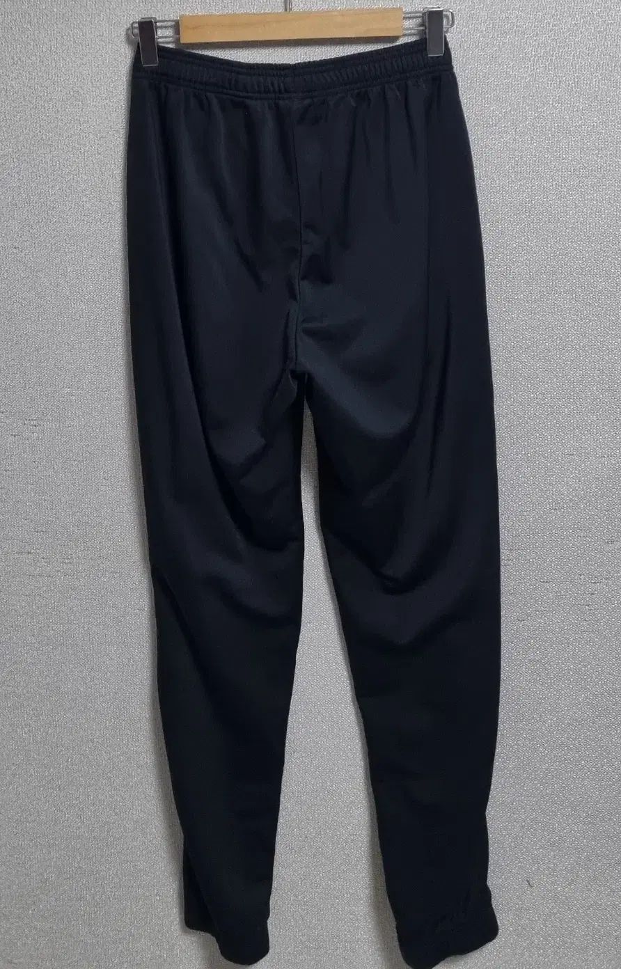 M) アディダス ブラック 起毛 ジョガー トラックパンツ - メルカリ