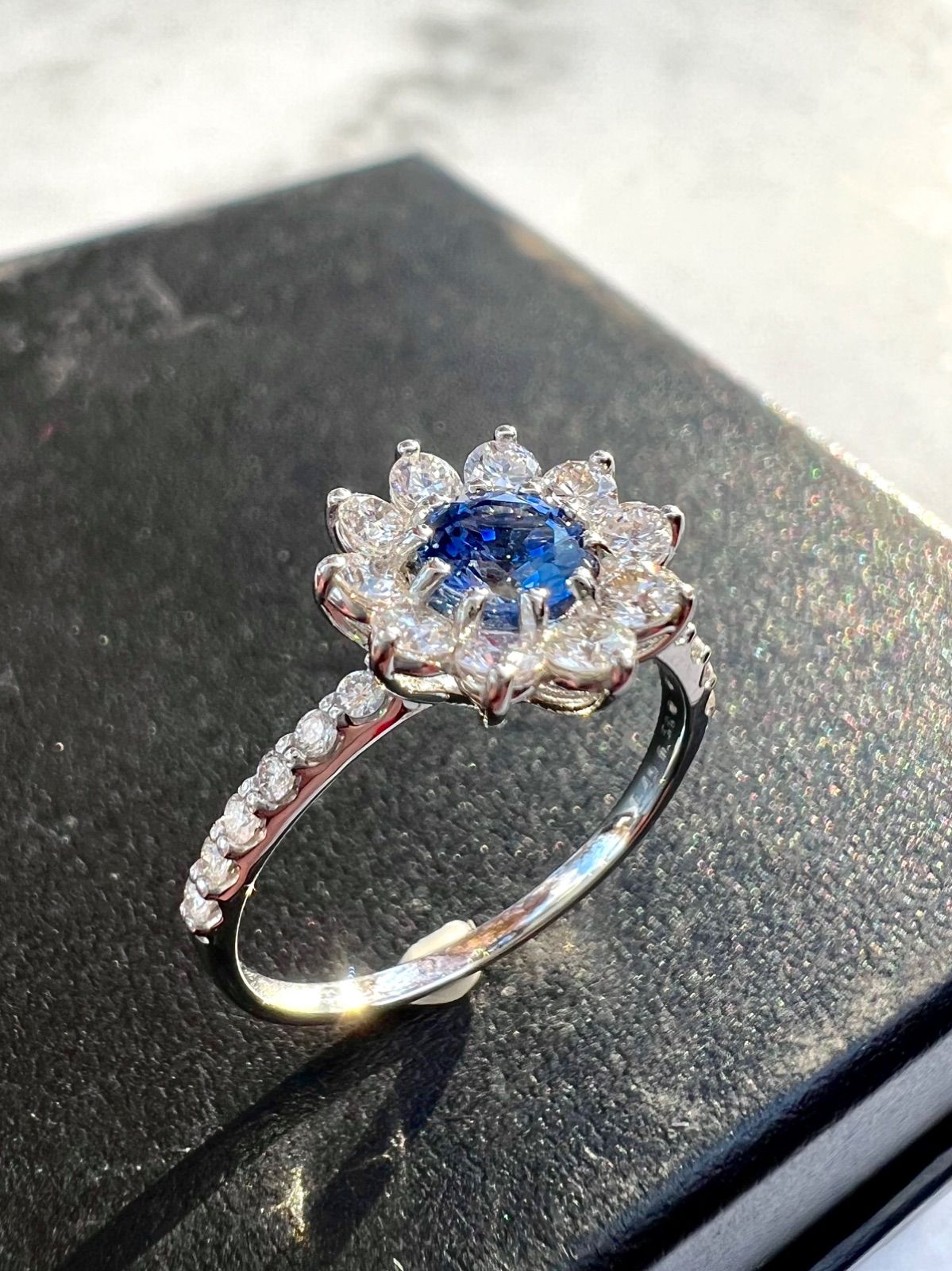 コーンフラワーブルー！ Pt950サファイヤダイヤモンドリング AIGS鑑別